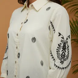 zummer Women Regular Fit Self Design Spread Collar Casual Shirt image 4