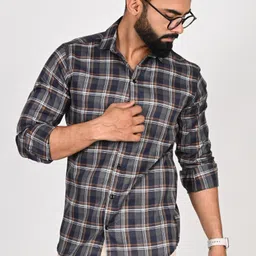 tanip Men Slim Fit Checkered Spread Collar Casual Shirt image 3