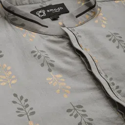 Amodh by Kisah Men Grey & Gold-Toned Floral Printed Kurta image 2