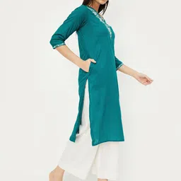 max Floral Embroidered V-neck Three-Quarter Sleeves Thread Work Kurta image 3