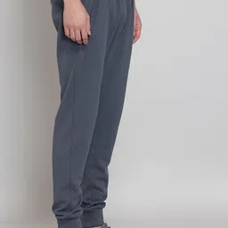 Muvazo Men Mid-Rise Joggers image 5
