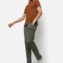 Campus Sutra Men Green Regular Fit Solid Track Pants image 4