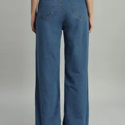 roadster Women Flared High Rise Blue Jeans image 5