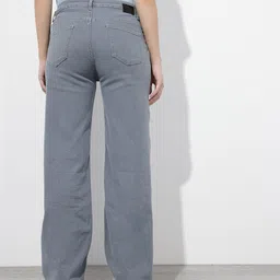 roadster Women Regular Mid Rise Grey Jeans image 5