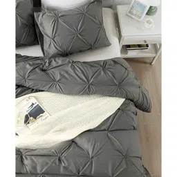 the white moss Marquis Pleat Pinch luxurious AC Single Comforter with One Pillow Cover image 2