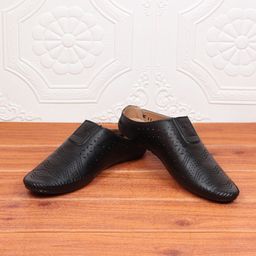 FAUSTO Men Black Textured PU Slip-On Sneakers-picture-16