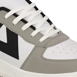 Mactree Men Colourblocked Lightweight Comfort Insole Contrast Sole Lace-Ups Sneakers image 5