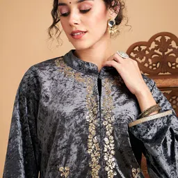 Shae by SASSAFRAS Ethnic Motifs Embroidered Mandarin Collar Tailored Jacket image 4