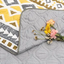 URBAN SPACE Yellow & White Geometric Printed AC Room 300 GSM Microfibre Single Bed Blanket image 4