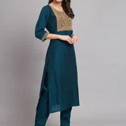 vredevogel Women Silk Blend Kurta Pant Dupatta Set image 3