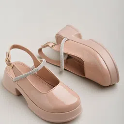 shoetopia Women Flats Sandal image 4