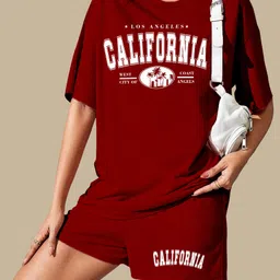 kshs Women Top & Shorts Set Maroon Printed image 3