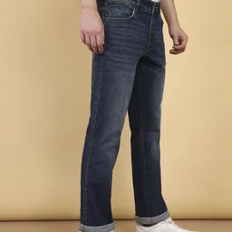 wrangler Men Regular Mid Rise Dark Blue Jeans image 4