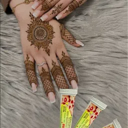 veena Instant Dip in Dark Maroon, Ready to Use Mehndi Paste for Hands & Bridal Designs Fast image 4