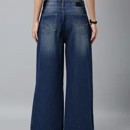 roadster Women Flared Mid Rise Blue Jeans image 3