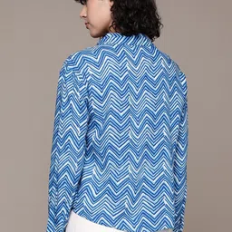 roadster Women Regular Fit Printed Casual Shirt image 4
