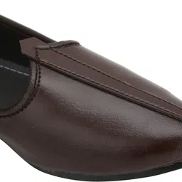 cultcode Traditional and Royal Hand-Crafted Ethnic Nagara Jutis For Men image 3