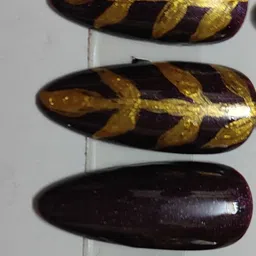 art by vaibhavi Aina' s press on nails image 3