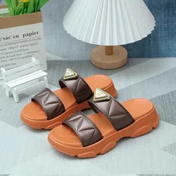 wolvesden Women Slides image 1