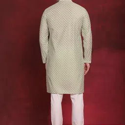 jompers Men Silk Blend Kurta Pyjama Set image 3
