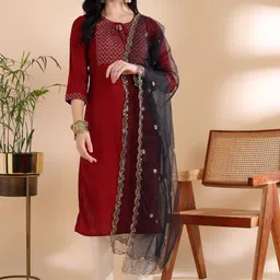 var vadhu Net Embellished Black Women Dupatta image 5