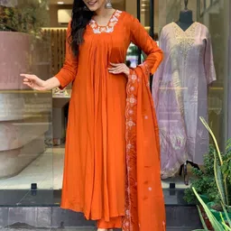 divastri Women Viscose Rayon Kurta Pant Dupatta Set image 4