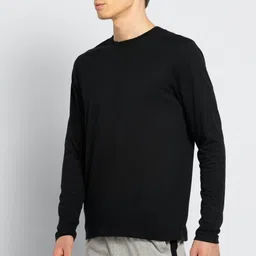 van heusen Athleisure Men Black Solid Antibacterial Smart Tech T-Shirt Men Solid Round Neck Pure Cotton Black T-Shirt image 3