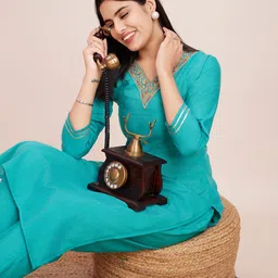 women basket Women Cotton Blend Kurta Pant Set image 5