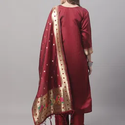 vredevogel Women Cotton Silk Kurta Pant Set image 2