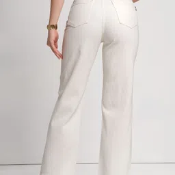 me queen Women Loose Fit High Rise White Jeans image 2