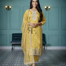 royal export Women Chanderi Kurta Pant Dupatta Set image 3