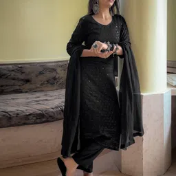 skylee Women Cotton Rayon Kurta Pant Dupatta Set image 2