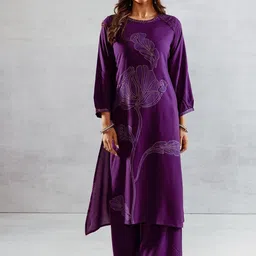 Ishin Women Floral Printed Sequinned Straight Kurta with Palazzos image 3