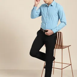 SOJANYA Men Blue & White Classic Fit Checked Formal Shirt image 2