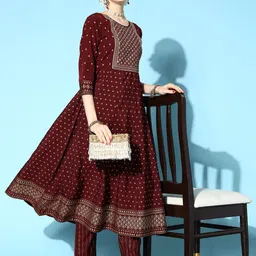 SheWill Women Ethnic Motifs Poly Crepe Hyper Texture Kurta Set image 1