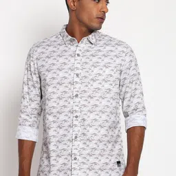 Lee Men Grey & White Classic Slim Fit Printed Cotton Casual Shirt-image-78
