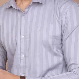 RAVINIK Men Slim Fit Opaque Checked Casual Shirt image 5