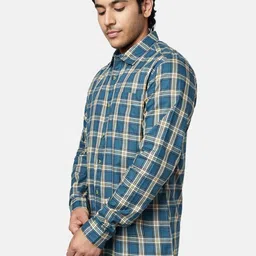 YU by Pantaloons Men Slim Fit Checked Casual Shirt image 3