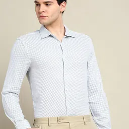 INVICTUS Standard Slim Fit Geometric Printed Cotton Casual Shirt image 3