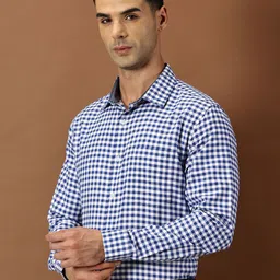 INVICTUS Men Gingham Checks Formal Shirt image 4