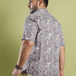 Instafab Plus Plus Size Geometric Printed Classic Cotton Casual Shirt image 4