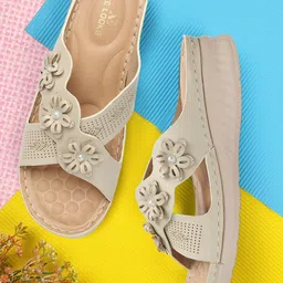 XE Looks Textured Open Toe Flats image 4