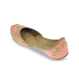 Fulkari Embellished Square Toe Leather Mojaris image 5