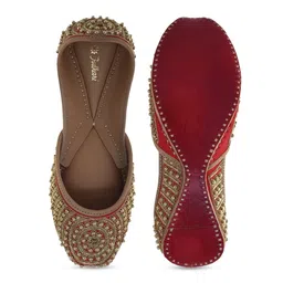 Fulkari Women Red Embellished Ethnic Mojaris Flats image 4