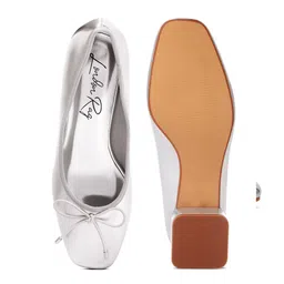 London Rag Bow Detailed Block Heeled Pumps image 4