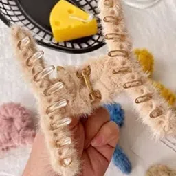 DN Creation Women Assorted Set of 6 Fur Fleece Claw Clip image 4