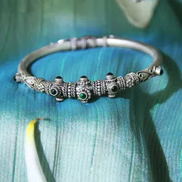 Unniyarcha 92.5 Silver Oxidized Stone-Studded Bangle-picture-50