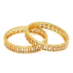 KARATCART Set Of 2 Gold Plated Kundan Studded Bangles image 3