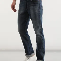 Lee Men Rodeo Clean Look Light Fade Stretchable Jeans image 5