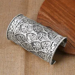 TEEJH Harshali Silver-Plated Oxidised Cuff Bracelet-picture-25